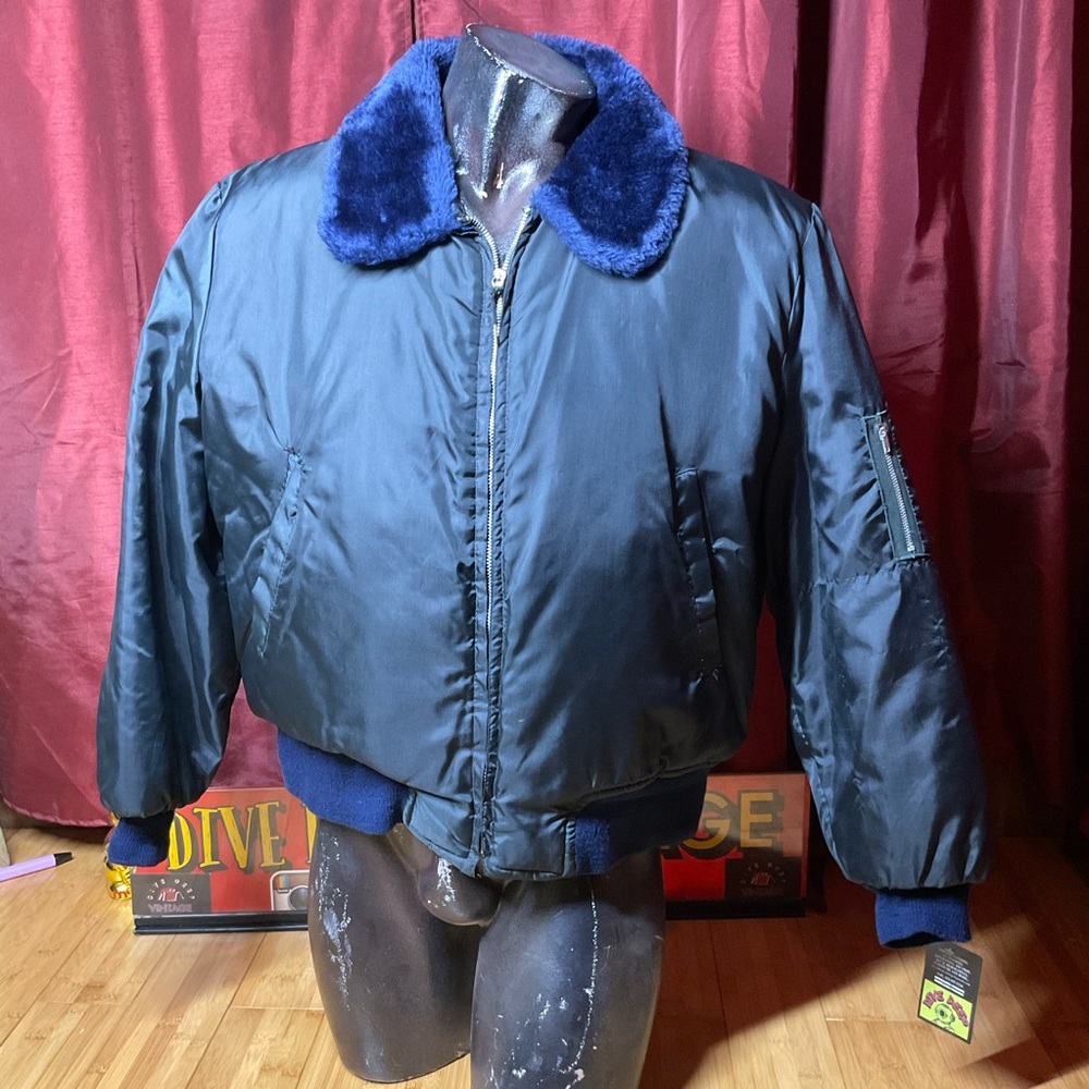 Vintage 80s military  insulated bomber jacket Sherpa collar